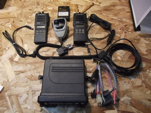 LOT OF Motorola MCS2000 MTS2000 HMN1079A AND OTHER ELECTRONICS AS PICTURED