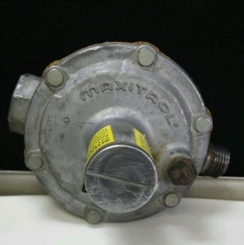 Maxitrol 325 series gas pressure regulator 5.5&#034;-12&#034; 325-3 3253 8245 h0-1 for sale