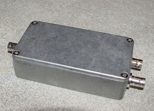 High Quality GEOelectronics Splitter Combiner Box. MHV and BNC connectors
