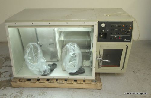 FORMA SCIENTIFIC ANAEROBIC SYSTEM MODEL 1025 INCUBATOR GLOVE BOX