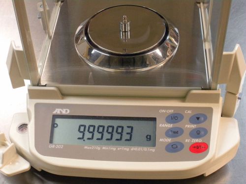 A&amp;D GR-202 SEMI MICRO ANALYTICAL BALANCE LAB SCALE 210g x 0.00001g w/ WEIGHTS