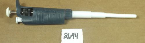 Gilson Pipetman P1000 Single Channel Pipette *Missing Ejector*