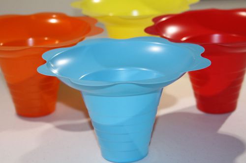 Paragon 4-Ounce Sno-Cone Flower Drip Tray Cups, Multicolor, 98-Cup Case OMN01539
