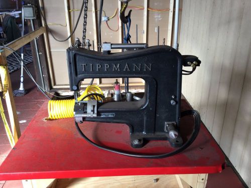 Tippmann Industrial Aero Stitch.  Excellent working condition.