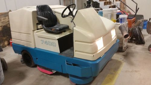 2002 tennant 7400 cylindrical scrubber for sale