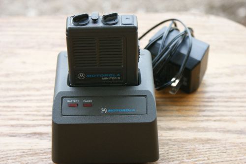 Motorola Minitor Pager II  - Model H03UMC1222AC W/ CHARGER
