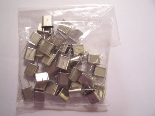 VINTAGE CRYSTAL OSCILLATORS; SIZE 1.000 MHZ, PACKAGE OF 38 PIECES, NEW