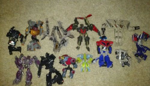 Lot of Transformers. Toys. They appear to be complete.