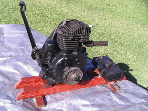 Briggs &amp; Stratton Engine Old antique upright engine kick start engine