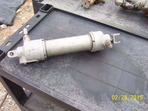 Hydraulic Aircraft Cylinder  used and untested 2 3/4&#034;x14 3/4&#034;   3/4&#034; Shaft