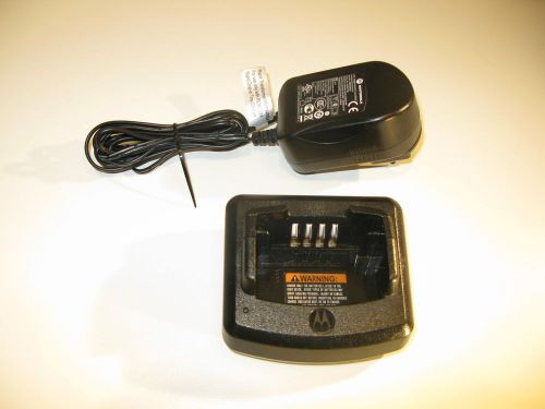 OEM Motorola Two way Radio Rapid Charger for CP110  RLN6332A W/ Power Supply