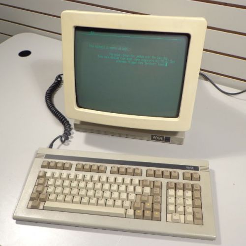 WYSE TERMINAL WY-50+ VINTAGE GREEN CRT USED WITH KEYBOARD