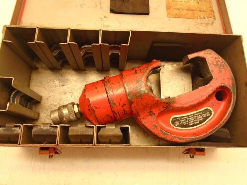 CRIMPER, REMOTE HYDRAULIC CRIMPER HEAD, CASE W/ DIES, USED IN WORKING CONDITION