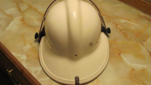 New &#034;American Sports Company&#034; White Firefighter Helmet With Liner &amp; Shield. Nice