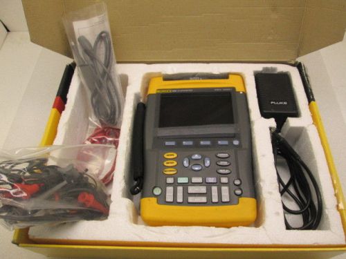 Fluke 192B ScopeMeter 60Mhz 500MS/s with CHARGER AND TEST LEADS