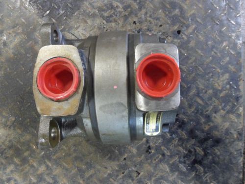 RINEER HYDRAULIC MOTOR #68954J TYPE:M015-61-1S-015-30-B1-TB-040 NEW OLD STOCK