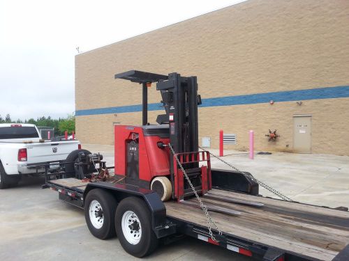 2007 Stand up Raymond Electric Forklift, Nice Battery, Nice charger, NICE!
