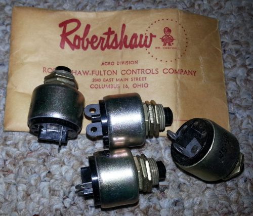 Lot of 4 Robert Shaw Snap-Action Push-Button Switches 3D05-5P 12A/125VAC 6A/250V