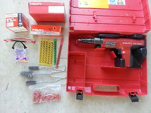 HILTI DX350 With Plastic Kit Box No Rust VERY NICE AND CLEAN