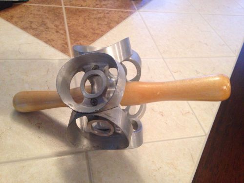 Houpt 2.75  Dough Cutter with wood handles - gently used!