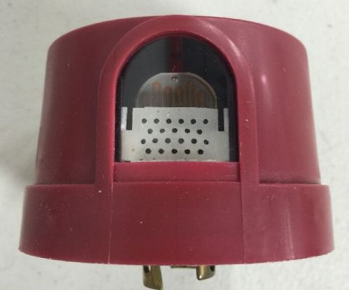 NIB - Lumatrol P68-275 Outdoor Lighting Photo-Control Locking Type 208-277V