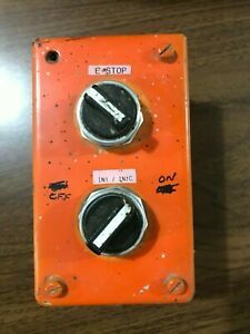 Pushbutton Enclosure, 2 Hole, 22.5mm Steel; (2) Allen Bradley 800T-H2 Switches