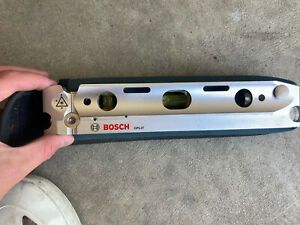 Bosch GPL3T level, hardly used, with carry case great condo!