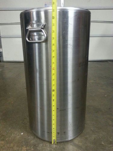 17 GALLON STAINLESS STEEL STORAGE TANK RESERVIOR, COOKING POT OR CONTAINER