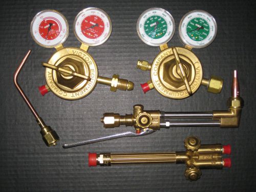 * new * oxyegen &amp; acetylene regulators w / cutting &amp; welding torch and extra tip for sale