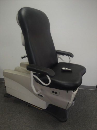 Midmark 625 bariatric power exam table black upholstery  excellent condition for sale