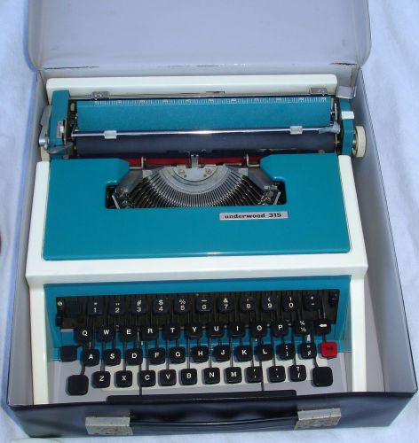 Olivetti Underwood 315 Portable Typewriter with Case