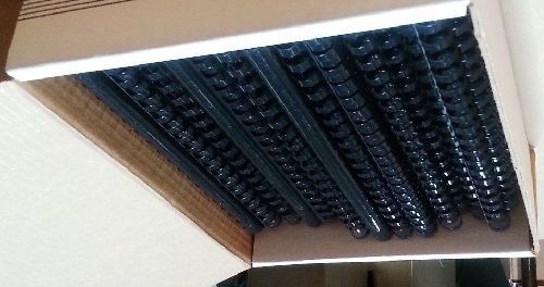 9/16&#034;  Plastic Comb Bindings, 200 count BLACK