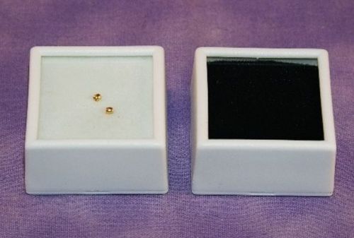 25 GLASS TOP GEM BOXES W/ REVERSIBLE PAD 1.5 INCH WHITE