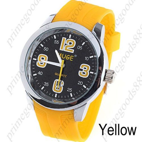 Rubber Strap Unisex Quartz Watch Wrist watch Timepiece with Date in Yellow