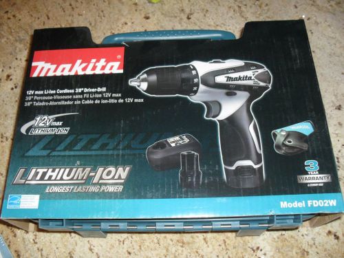 Makita 12V max Lithium-Ion 3/8-Inch Driver-Drill Kit FD02W New In Case