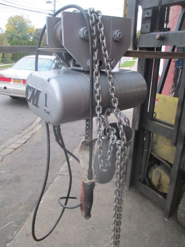 C/m 2 ton elec chain hoist w/15 ft chain   push button controls w trolly for sale