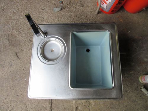 Water Station with Ice Bin