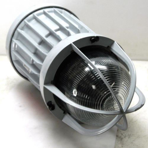 Cooper crouse-hinds industrial evma42101/mt explosion proof hid fixture 100w for sale