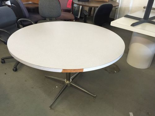 ROUND CAFETERIA TABLE 48&#034;D in GRAY COLOR LAMINATE w/ CHROME X-BASE