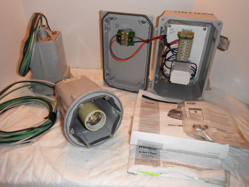 8 MUSCO INDOOR LIGHT-PAK SYSTEM AND CONTROL BOX