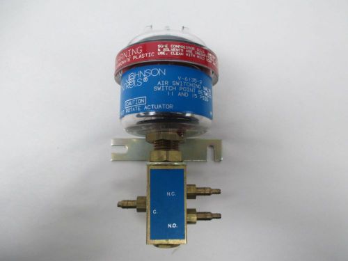 Johnson controls v-6135-2 3-way air switching valve pneumatic  d329839 for sale