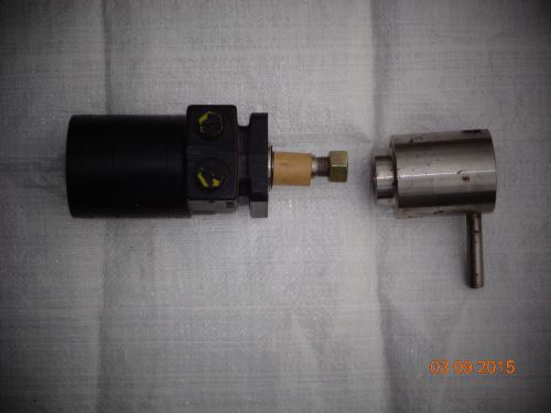 New Parker TE0230FS250AAAA Hydraulic motor with 2&#034; collar