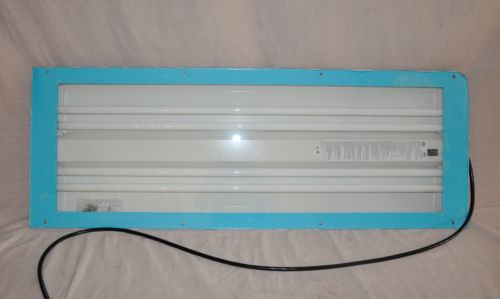 GLOBAL FINISHING SOLUTIONS LABW12-4 Four Tube Spray Booth Light Fixture