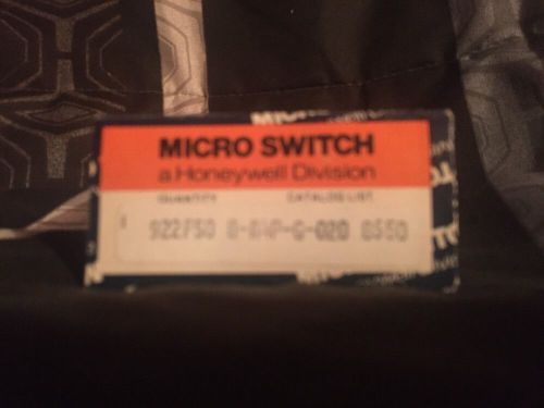 MICRO SWITCH 922FS0 8-H4P-G-020 0650 PROXIMITY SWITCH Lot Of 10
