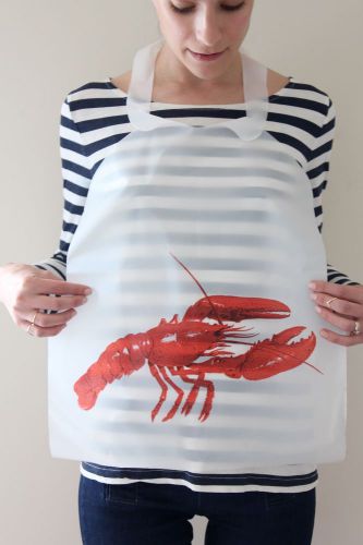 DISPOSABLE LOBSTER BIBS CASE OF 500 PLASTIC FREE SHIPPING