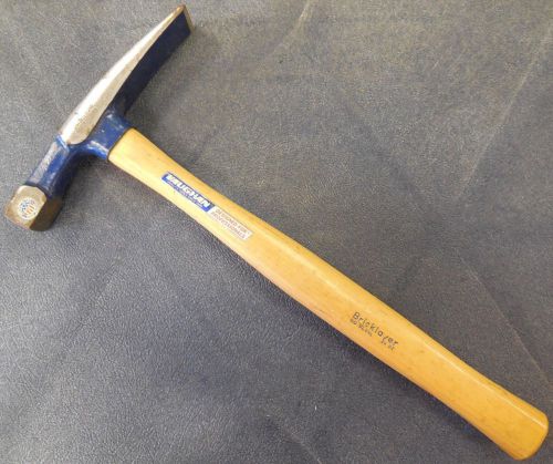 VAUGHAN BL24L 24oz. Bricklayer&#039;s Hammer w/ 16-1/2&#034; Hickory Handle, USA