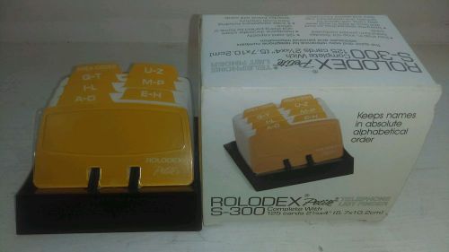 Rolodex petite S-300 125 cards keeps names in alphabetical order