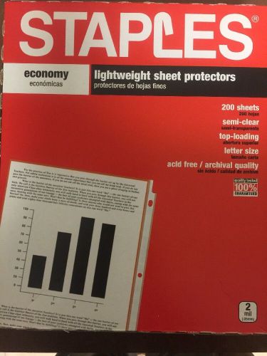 Staples Lightweight Sheet Protectors 200 Sheets