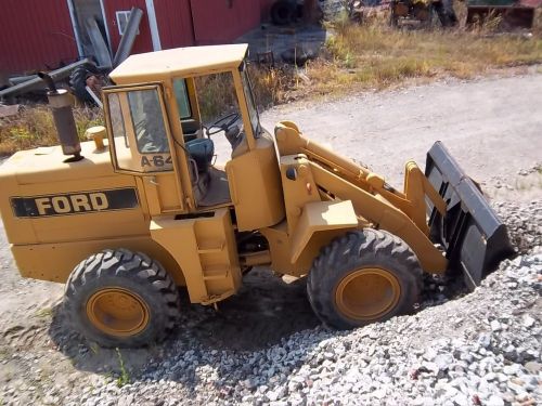 Ford A64 LOADER diesel 4x4  has a 3yard bucket, new motor ,good tires