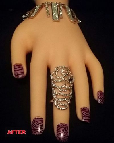 MANNEQUIN HAND - GREAT FOR MODELING RINGS &amp;  BRACELETS/ MANICURE TRAINING